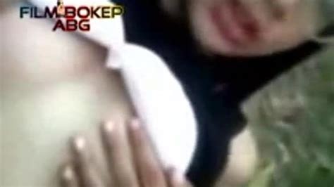 Abg Smp Berkacamata Ngentot Di Sawah KindGirls Porn