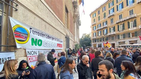 Green Pass Giornata Di Proteste E Sit In A Genova Riaperta Lungomare