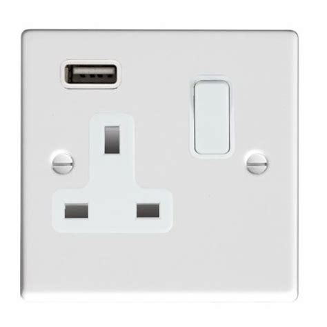 Hamilton Hartland Gloss White Gang A Single Pole Switched Socket