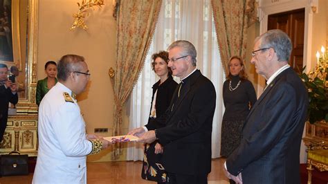 Els ambaixadors lliuren les cartes credencials al copríncep episcopal