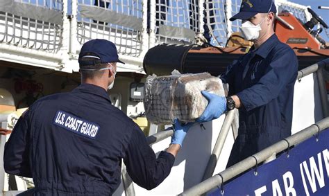 La Guardia Costera Incauta Cargamentos De Coca Na Con Valor De