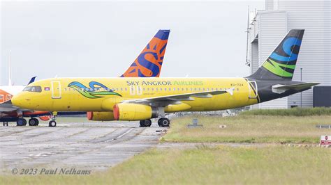 XU 724 A320 Sky Angkor Airlines XU 724 Airbus A320 232 Sky Flickr