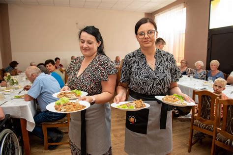 KGW z Janowa ugościło seniorów przy wsparciu Fundacji Biedronki HaloWies