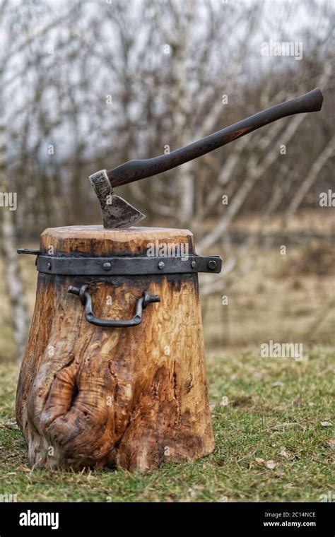 Chopping Block Axe Hi Res Stock Photography And Images Alamy