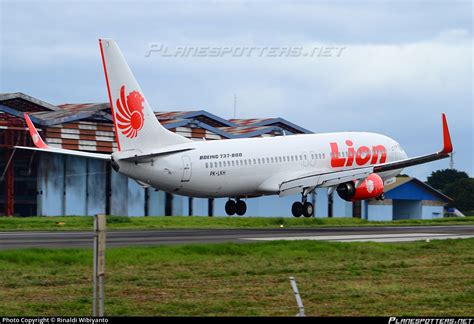 PK LKH Lion Air Boeing 737 8GP WL Photo By Rinaldi Wibiyanto ID