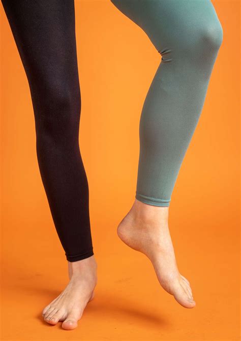 Solid Colored Leggings In Recycled Nylon