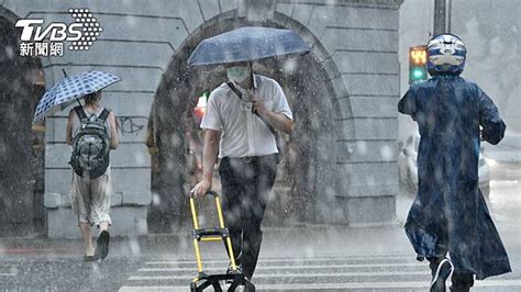 雨彈北移！12縣市豪雨特報 「這2縣市」留意大雷雨 Tvbs Line Today