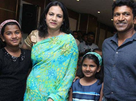 16 Years Marital Bliss For Powerstar Puneeth Rajkumar & Wife Ashwini (PICS) - Filmibeat