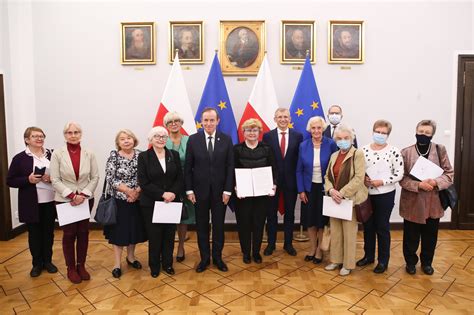 Lecie Ruchu Uniwersytet W Trzeciego Wieku W Senacie Rp Uniwersytet