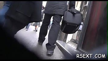 Diva brune enjouée Emma E jouissant d une fellation XVIDEOS