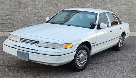 Solid Project 1993 Ford Crown Victoria P71 Police Interceptor Barn Finds