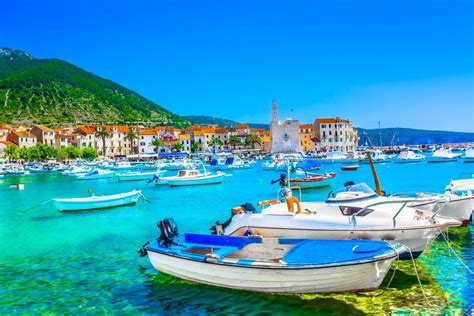 La isla de Vis es un pequeño paraíso situado en las aguas del mar