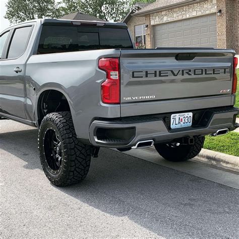 2019 Chevrolet Silverado 1500 With 20x10 18 Fuel Vandal And 35125r20 Nitto Ridge Grappler And