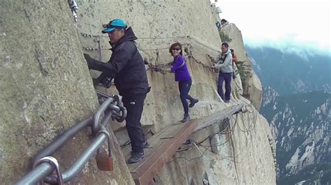 Huashan Mountain Plank Walk