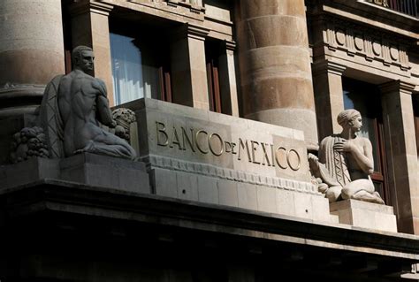 Mexico Central Bank Holds Rates Steady Flags Rating Risks Reuters