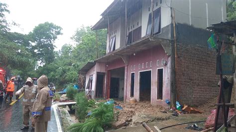 Cuaca Ekstrem Picu Bencana Hidrometeorologi Di Sejumlah Daerah Apa