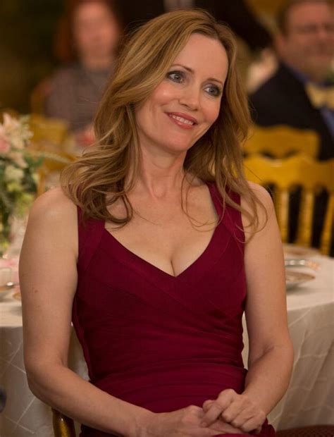 Get Leslie Manns Hot Red Bodycon Dress From The Comedian FASHION