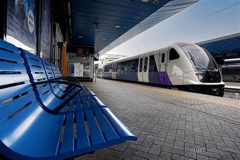 Reading Station - Elizabeth line London Photography - Tube Mapper