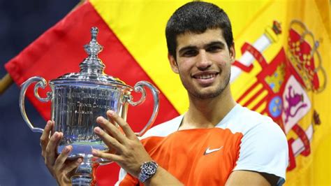 Carlos Alcaraz Lució Con Orgullo La Bandera De España En La Celebración