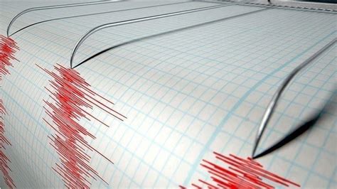 Terremoto De Magnitud 7 5 Sacude Perú