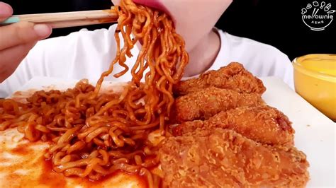 Asmr Mukbang｜spicy Fire Noodles And Kfc Chicken And Cheese Sauce 불닭볶음면