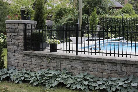 Retaining Wall With Iron Fence Carranouran