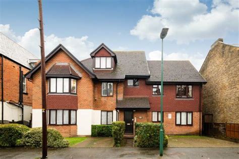 Bedroom Ground Floor Flat For Sale In Lenham Road Sutton Sm