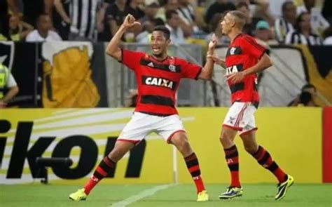 Campeão da Copa do Brasil pelo Flamengo é anunciado por time sem