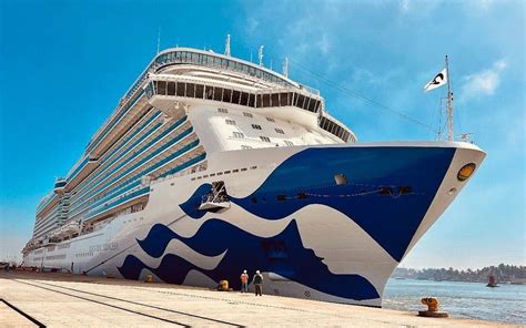 Arriba a Mazatlán el primer crucero turístico del mes de abril El Sol