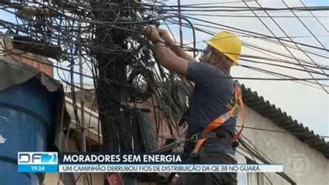 V Deo Caminh O Derruba Fios E Deixa Moradores Do Guar Sem Energia