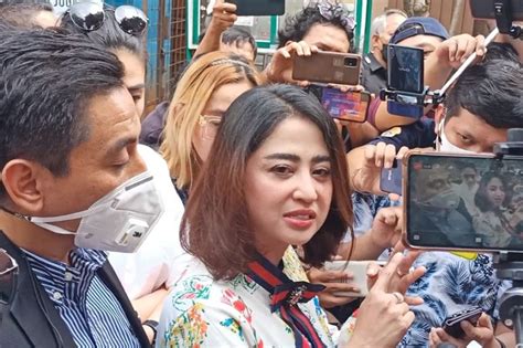 Sindo Hi Lite Dewi Perssik Dan Angga Wijaya Gagal Mediasi Sidang