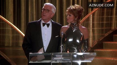 Naked Raquel Welch In Naked Gun Sexiz Pix