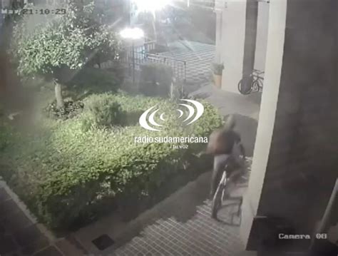 Rob Una Bicicleta De Una Iglesia En Pleno Centro Y Qued Grabado