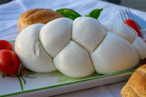 Tresse De Mozzarella Italien Photo Stock Image Du Tresse Sain