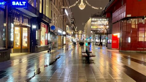 Stockholm Walks popular streets before the city wakes Västerlånggatan