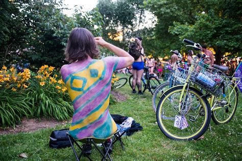 Photos Portland Bikes Bare For World Naked Bike Ride Kmtr