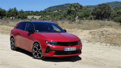 Probamos el primer Opel Astra híbrido enchufable