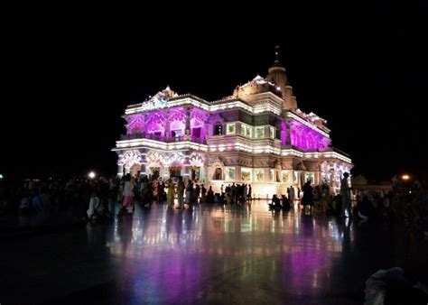 Prem Mandir Vrindavan - Timing, Photos, How To Reach, Facts