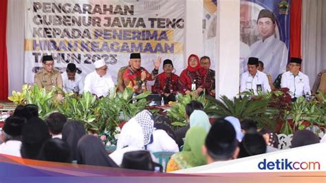 Ganjar Serahkan Hibah Rp 434 Miliar Untuk Pendidikan Agama Di Jateng