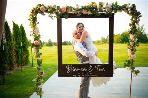 9 Inexpensive Wedding Photo Booth Alternatives We Love - Mike Staff ...