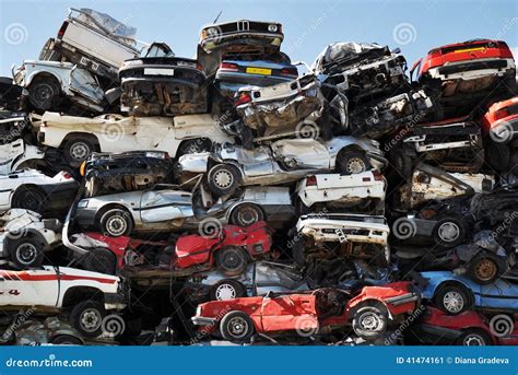 Carros Da Sucata Imagem De Stock Imagem De Disponha