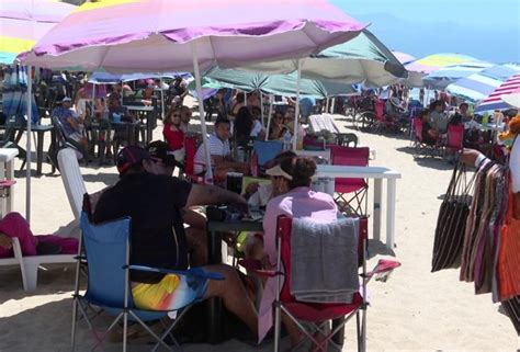 Turistas Abarrotan Playa FIBBA En Nuevo Vallarta