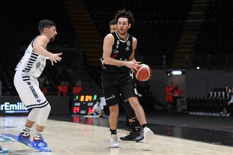 Basket Virtus Bologna Si Ferma Alessandro Pajola Dopo Andorra