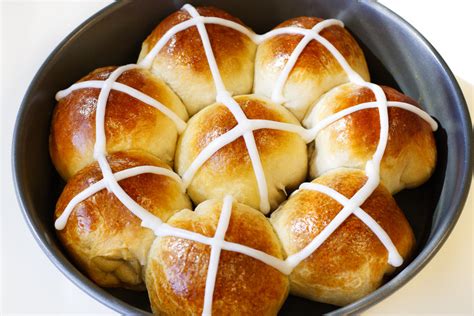 Easy Hot Cross Buns