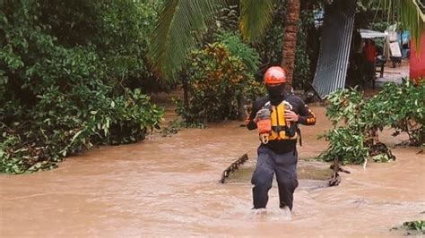 Lluvias Lluvias Causan Inundaciones Y Ca Da De Arboles En Varios