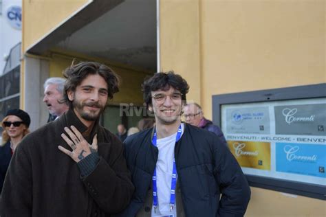 Verso Il Festival Di Sanremo Bagno Di Folla Per Emma E Il Volo Foto