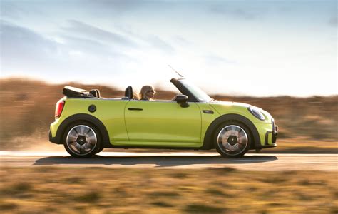 Sun's Out, Top's Down: Essential Care Tips for Convertible Cars in 2023