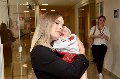 Thaeme Relembra Foto Da Barriguinha De Gr Vida E Faz Declara O Para Liz