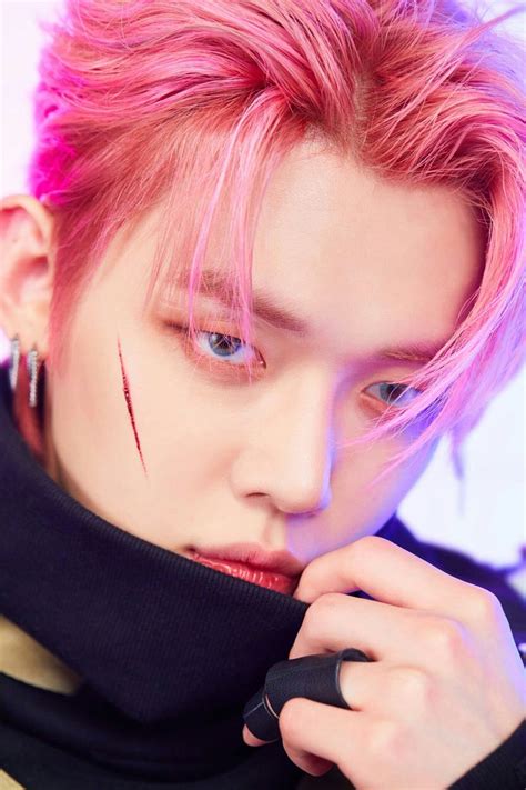 Choi Yeonjun With Pink Hair Bluehour VR Version Mi Novia Hermosa