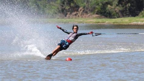 Matías González alcanza la medalla de bronce en esquí náutico